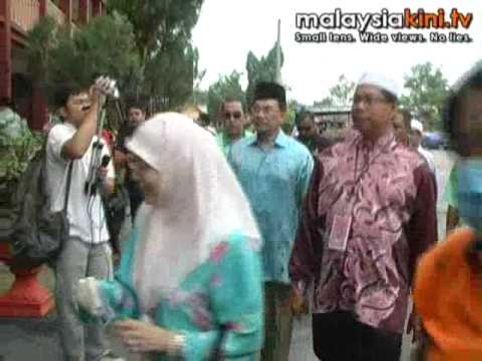 Polling starts, Anwar predicts victory