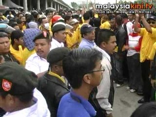 Umno Youth canvassing for votes