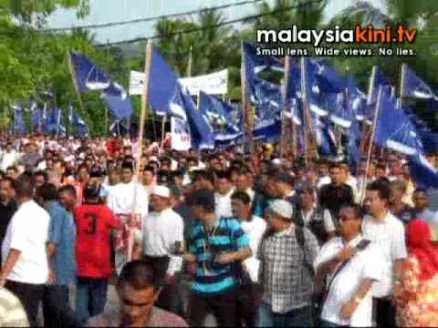 Thousands in Manek Urai for nomination day