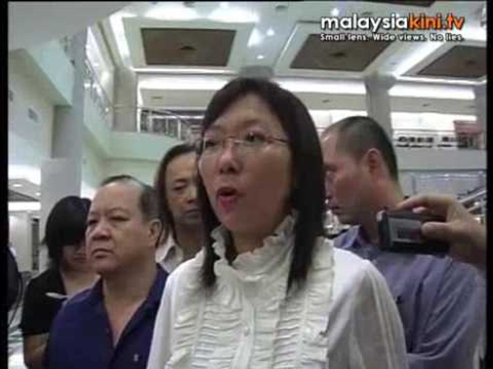 Teresa Kok sues Hamid Albar, IGP