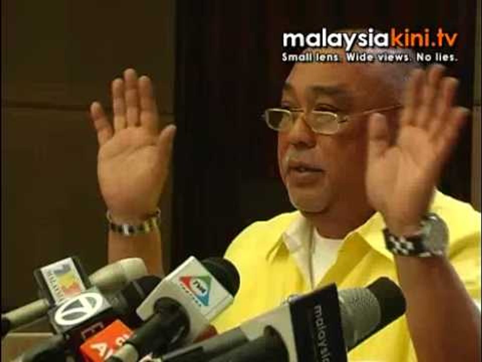 Umno told to put off party assembly