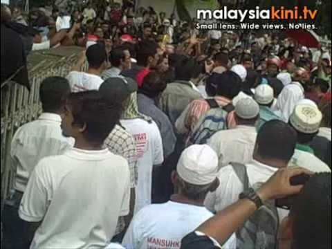 Demo anti-PPSMI dihujani gas polis