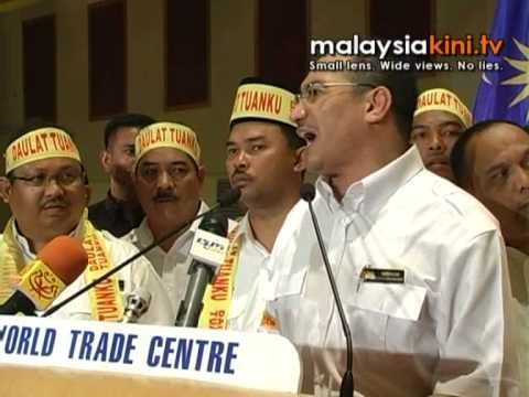 Umno youth show of support for Royals