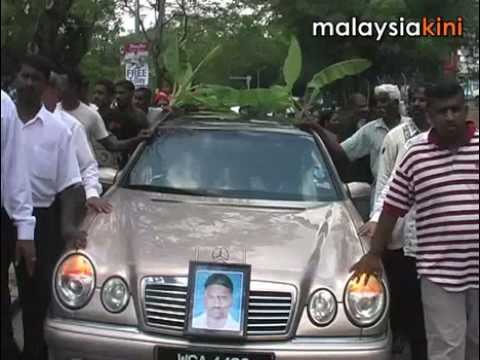 Funeral: 500 in 20km convoy, 6 arrested