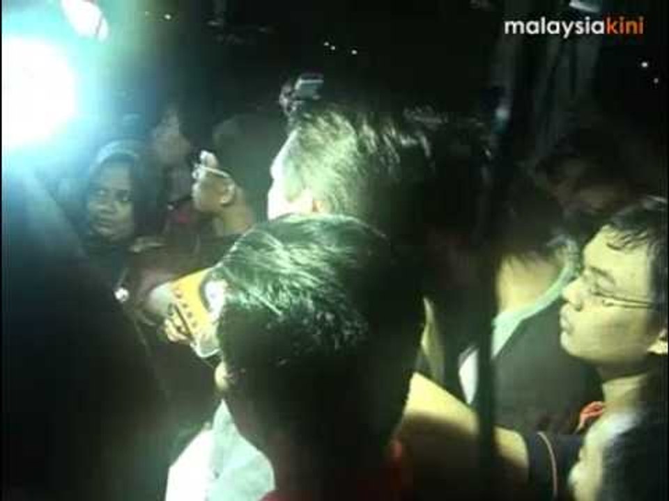 Police stop anti-ISA event in Ampang, nine arrested