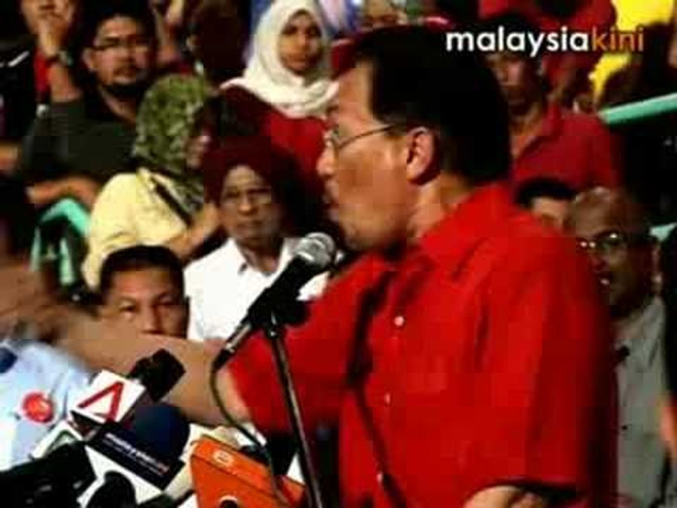 Thousands at Kelana Jaya to hear Anwar IV