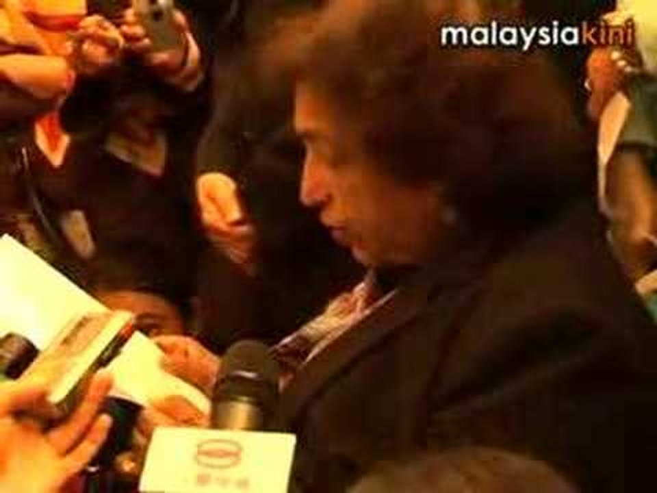 NGOs prevented from entering the Parliament