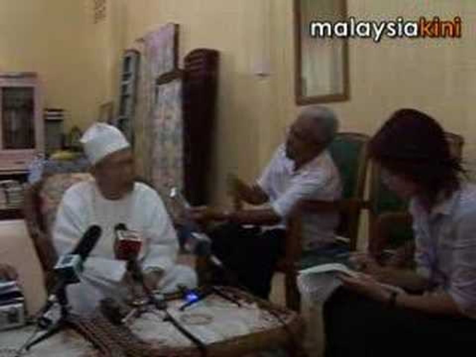 Nik Aziz risau kenaikan harga minyak