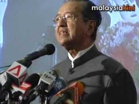 Rousing welcome for Mahathir