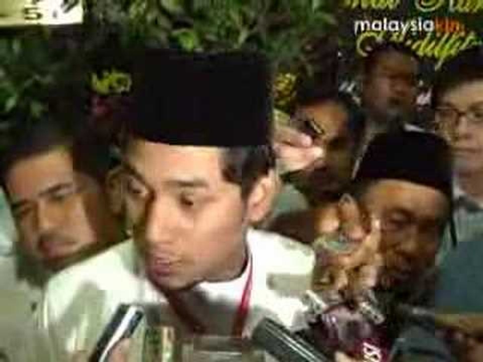 Telan ludah sendiri