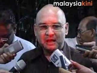 Raja Petra endures 8 hour grilling