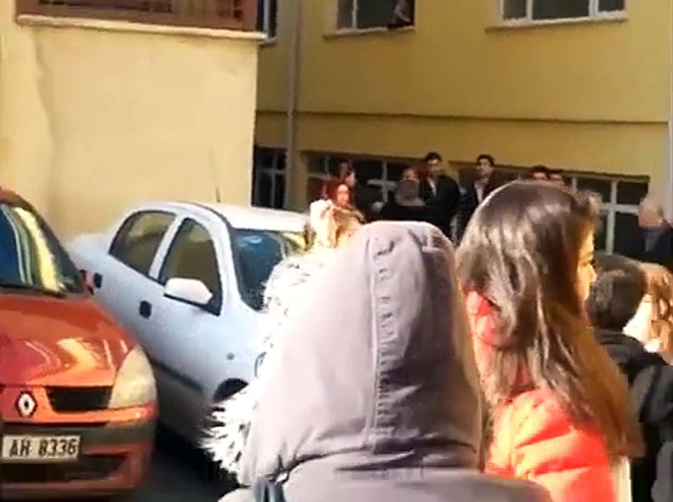 Gazi Üniversitesi'nde kadınlara faşistler saldırdı