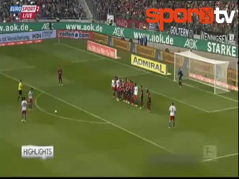 Yine Hakan, yine müthiş bir frikik!