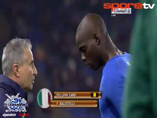 Balotelli bu ne yapsa yeridir! Yanlış forma ile çıktı...