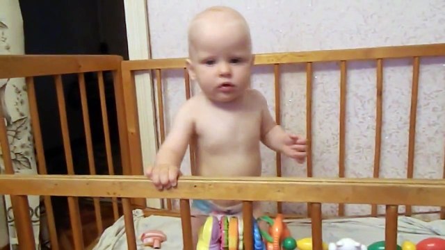 МАЛЫШ САМ СЕБЯ УКАЧАЛ