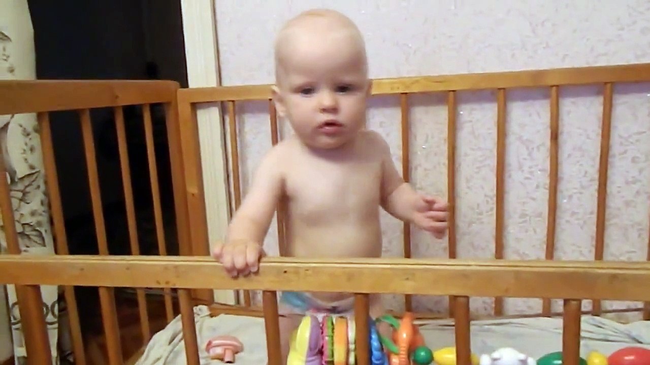 МАЛЫШ САМ СЕБЯ УКАЧАЛ