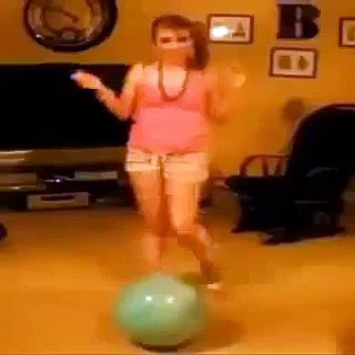 Fat girl yoga FAIL