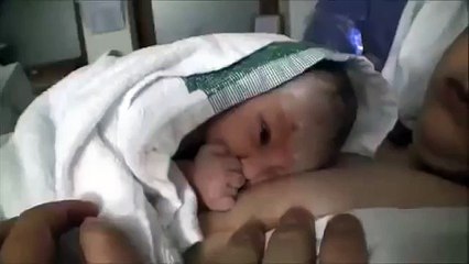 Ребенку 15 мин отроду, КРУТО поздоровался с папой )