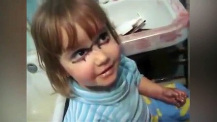 Саша, а где мамина помада! - Амада...Ненаю!