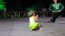 Супер!!! Маленькая девочка танцует лезгинку.
