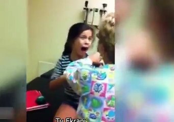 Aşı olan çocuğun inanılmaz tepkileri videosu hareketlere bak amk..