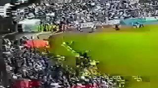 Football Hooligans - Fulham vs QPR - 1999 - Stadium CCTV