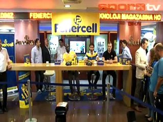 F.Bahçeli futbolcular taraftarlarla buluştu