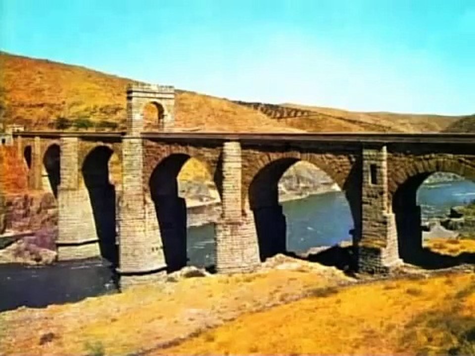 EDILICIA ROMANA 01  PUENTES ROMANOS documentales completos en español