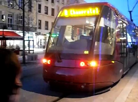 T2C Clermont-Ferrand - Tramway Lohr Industrie Translohr STE4 (Feux de détresse)