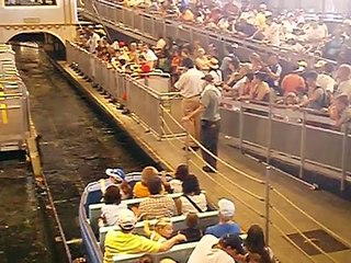 [WDW] it's a small world Broken Down