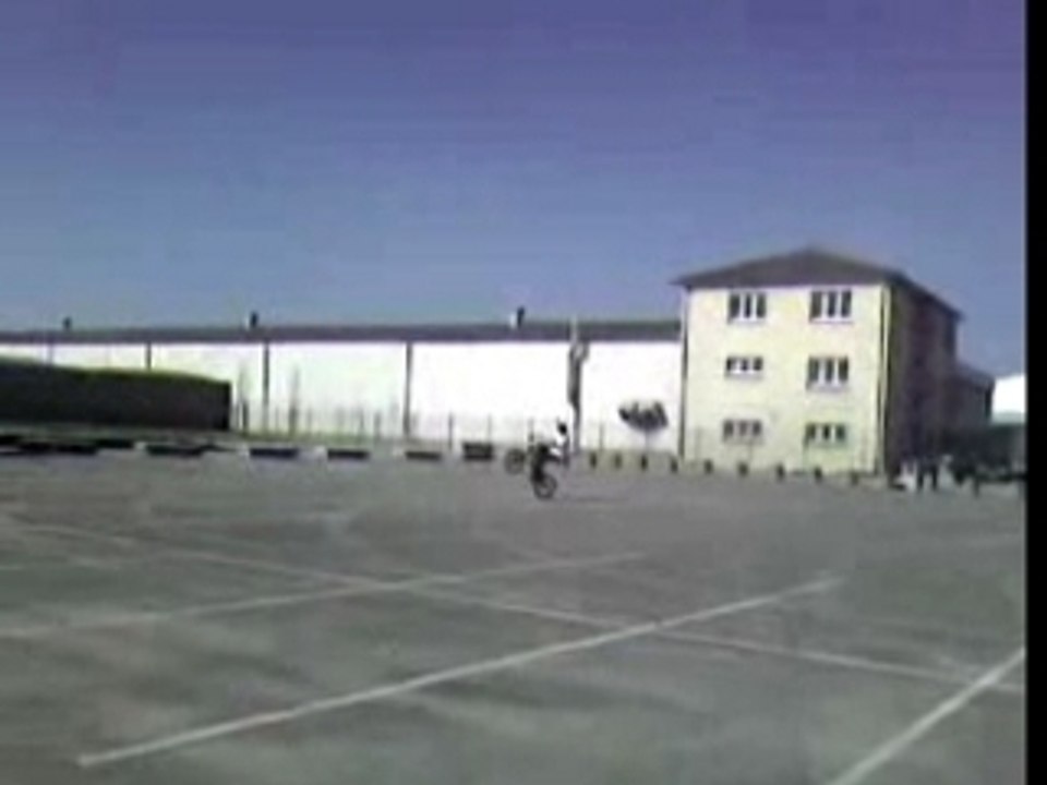 1 vieille video de moi en circle