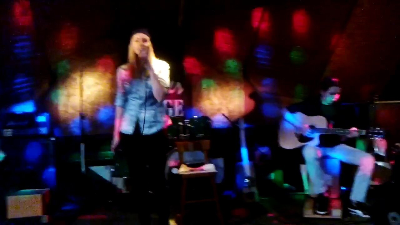 Tina Turner - Proud Mary -- Chuck Berry - Johnny B. Goode cover by New Bacon