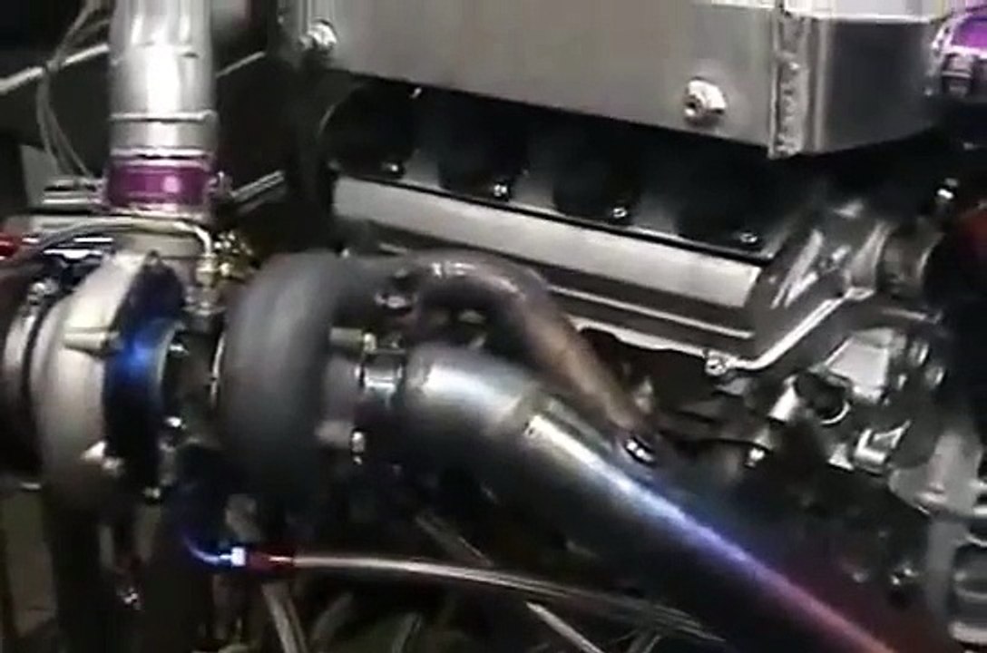 คลิป V8 เครื่องยนต์เทอร์โบรอบสูง