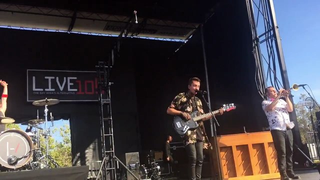 Twenty One Pilots ft. Jesse Blum of MisterWives - Ride @ 105.3 BFD 2015