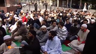 Salafisten beten unter freiem Himmel - Anwohnerprotest gegen strenggläubige Muslime