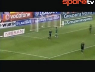 Uruguaylı golcü Diego Forlan ve harika golleri!..