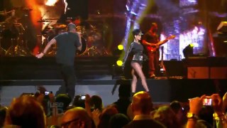 HD Rihanna Ft. Jay-Z - Run This Town Live (Madison Square Garden)