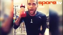 Dani Alves'in ne yaptığını kimse çözemedi!...