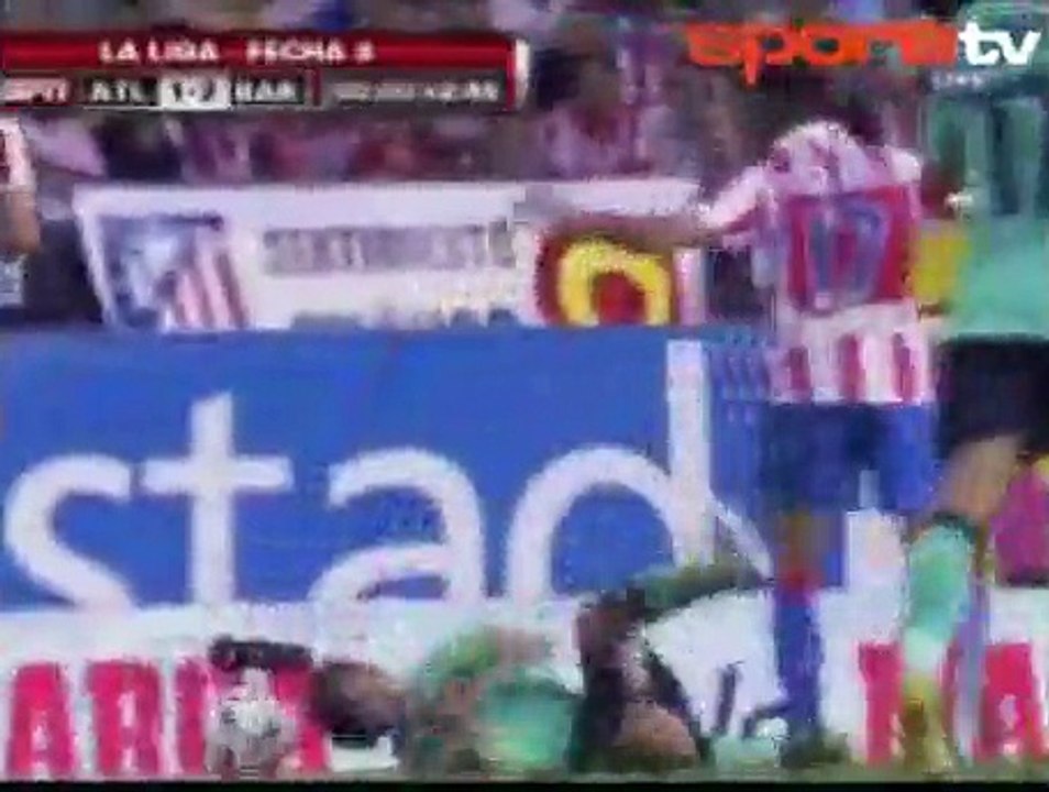 Gitti Messi gitti!.. Tomas Ujfalusi sakatlamıştı...