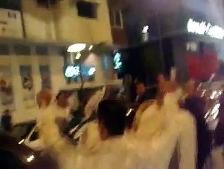 فرحة المغاربة في الدارالبيضاء بتأهل الجزائر للمونديال