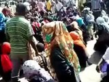 Manifestation des étudiants de l'université de Djibouti devant le tribunal de Djibouti.flv