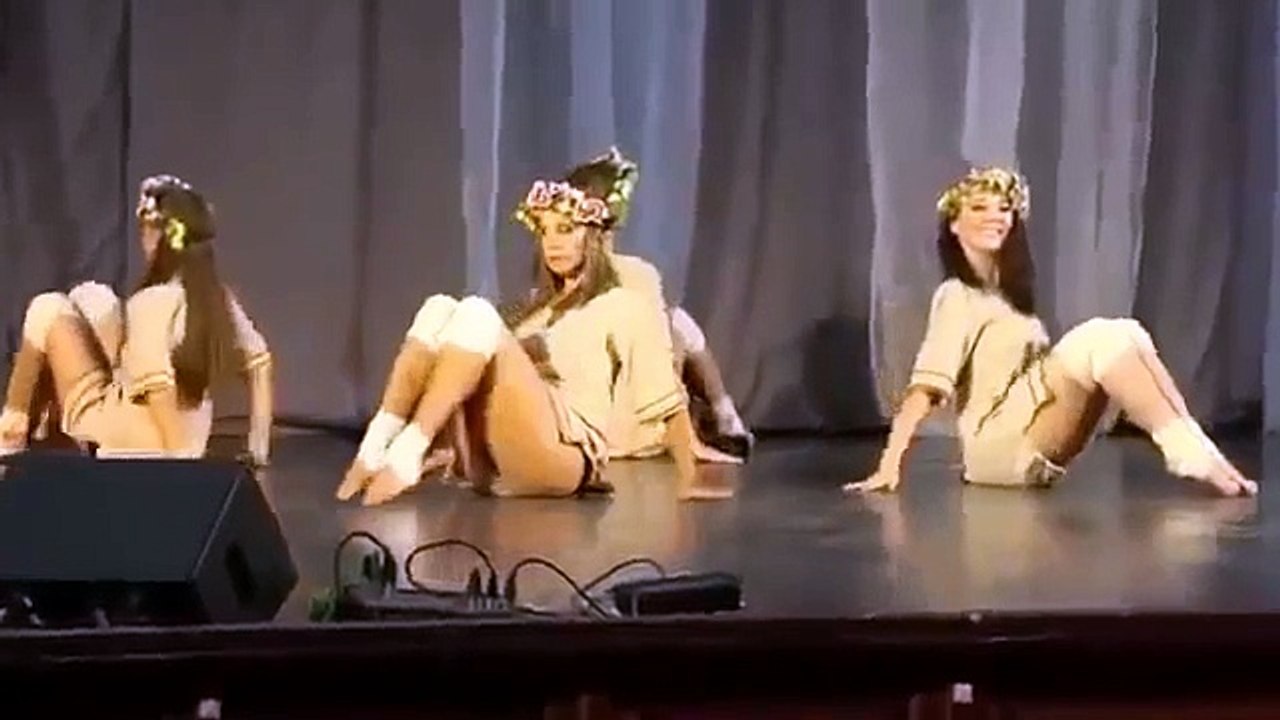 Cool patriotic dance beautiful Russian girls - video Dailymotion