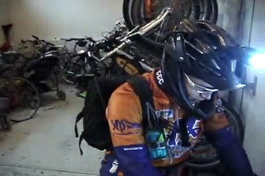 BICYCLE VELO TRAILER CHILDREN COMMUTE PARIS ISSY-LES-MOULINEAUX