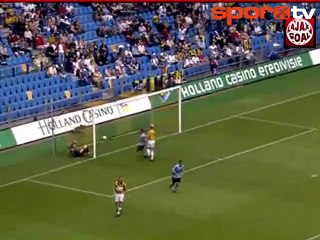 Chivu'dan Vitesse ağlarına muhteşem frikik