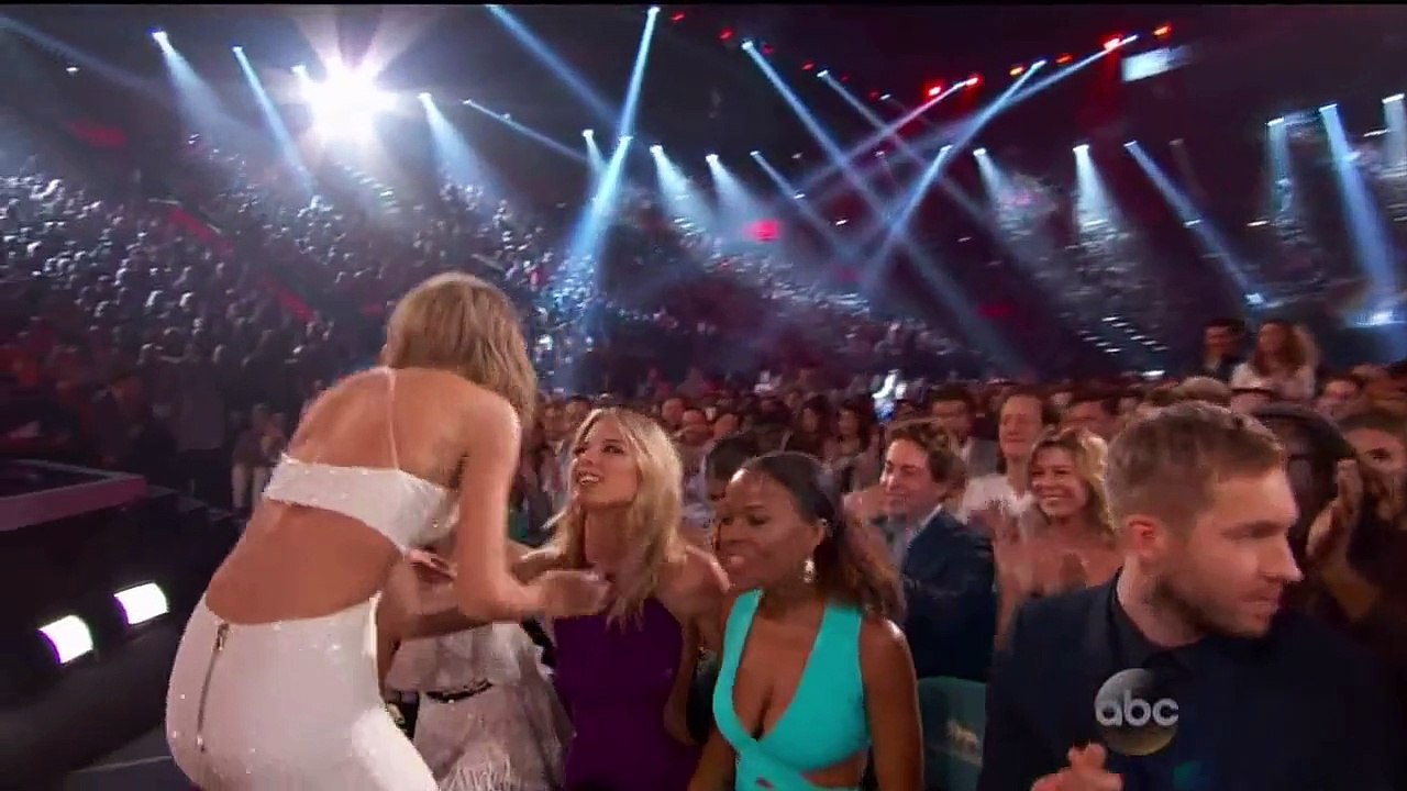 Taylor Swift Wins Top 200 Album Billboard Awards 2015