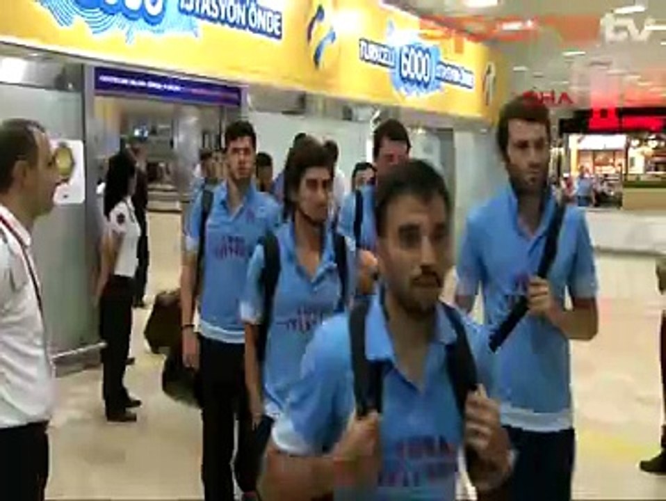 Trabzonspor'a İstanbul'da coşkulu karşılama!