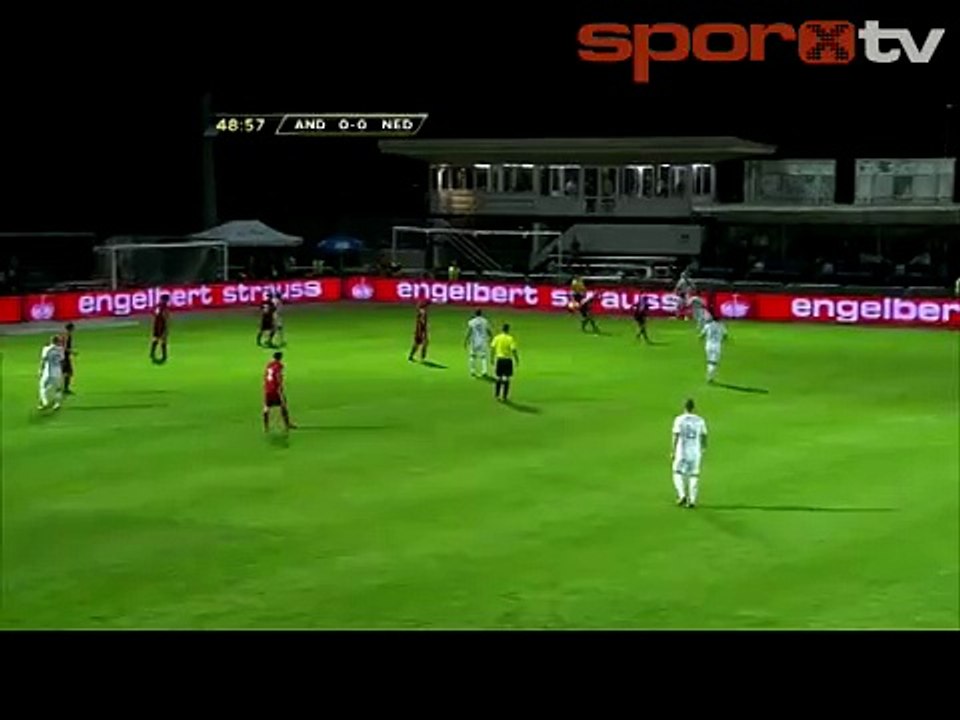 Hollanda, Dünya Kupası biletini 2 golle aldı!