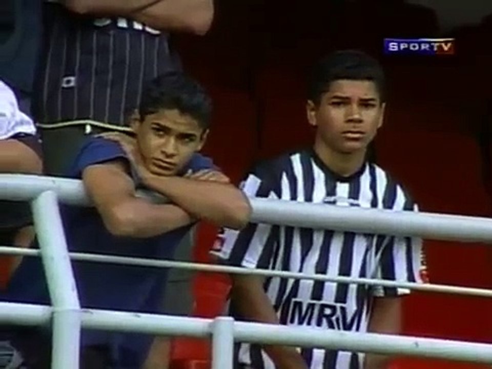 Atlético MG rebaixado à segunda divisão - 2005
