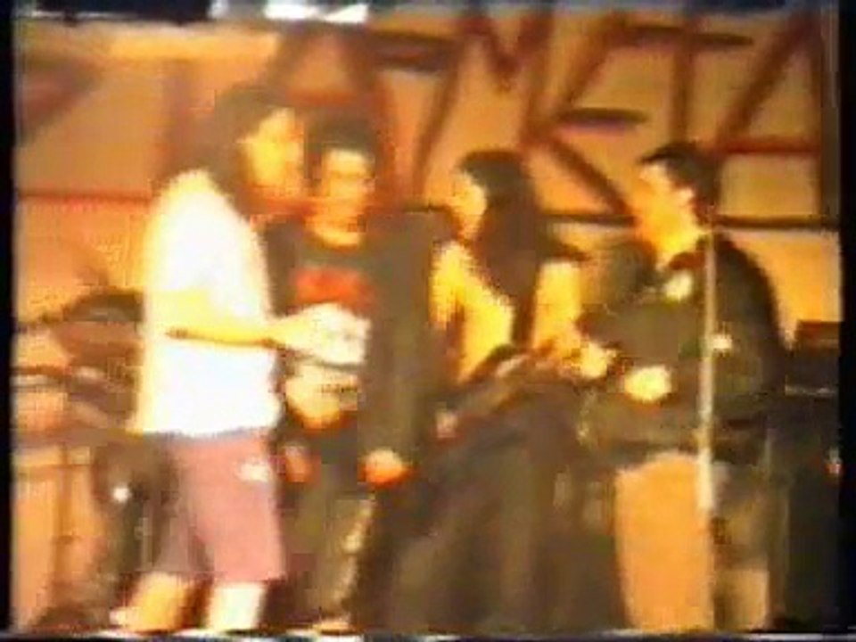 Puagh + Escuela de odio