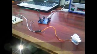 Arduino + Sensor de Flexión + Servomotor